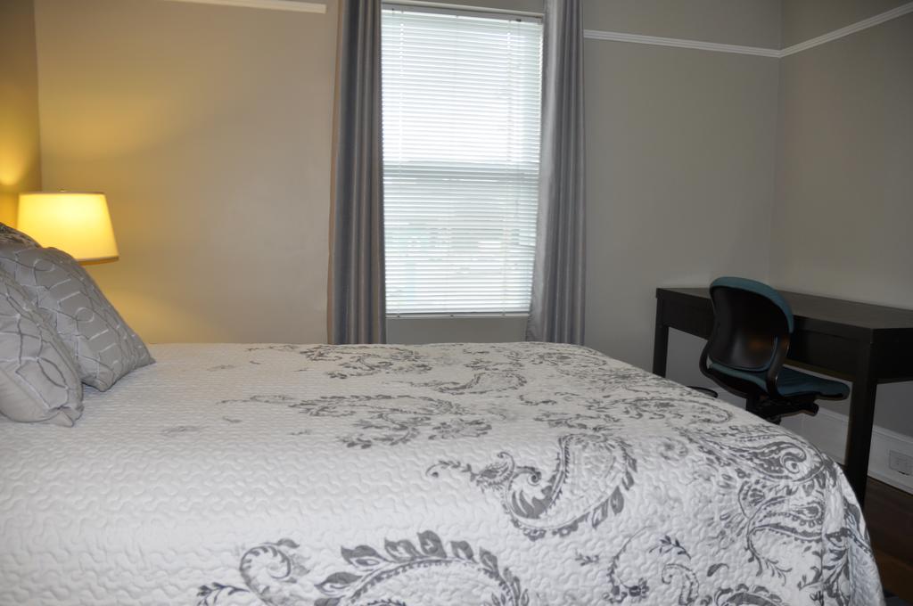 Moncton Suites - Apartments Across Georges Dumont 外观 照片