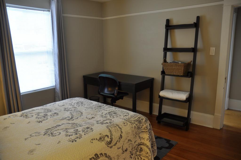 Moncton Suites - Apartments Across Georges Dumont 外观 照片