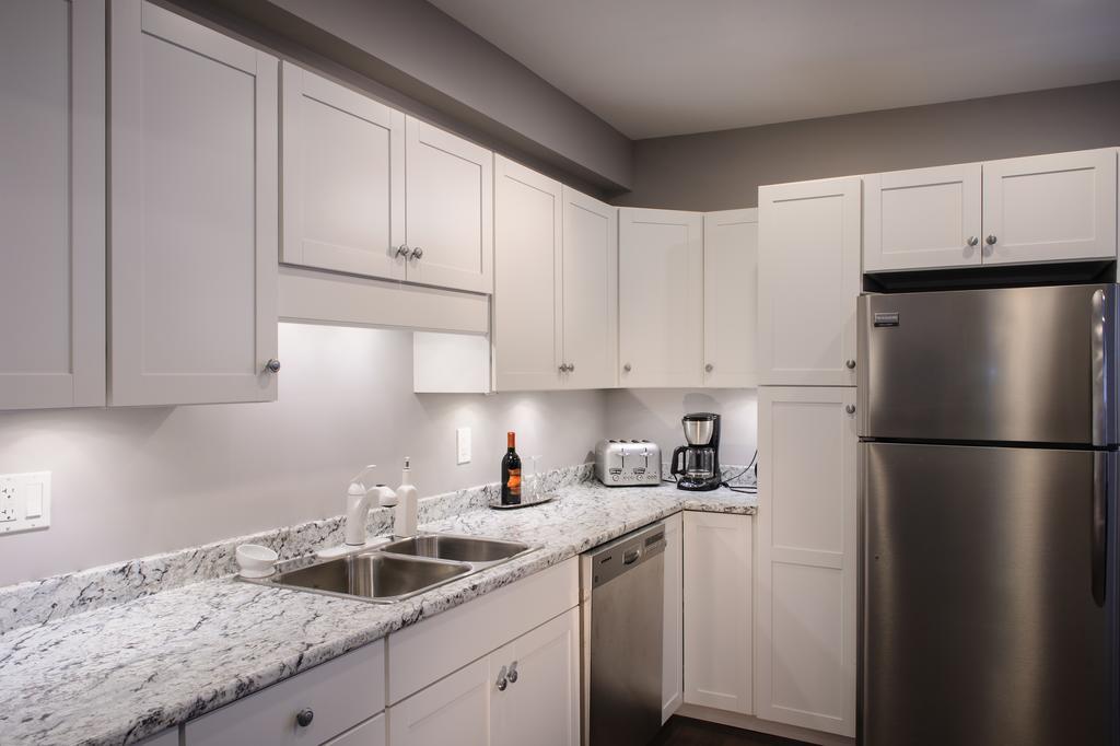 Moncton Suites - Apartments Across Georges Dumont 外观 照片